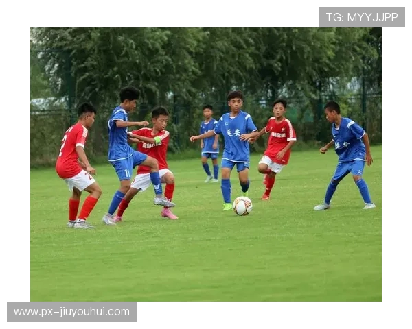 双人足球对抗赛原声音频全程呈现激情对决与精彩瞬间 双人足球对抗赛原声音频全程呈现激情对决与精彩瞬间